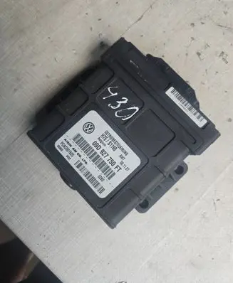Volkswagen Touareg I Gearbox control unit/module H75S1168 PCAC001625 09D927750FT