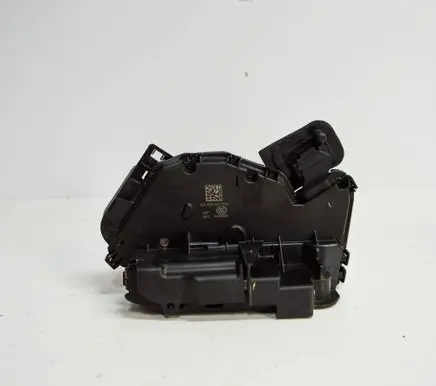Volkswagen Golf VII Coupe door lock (next to the handle) 5TC837015