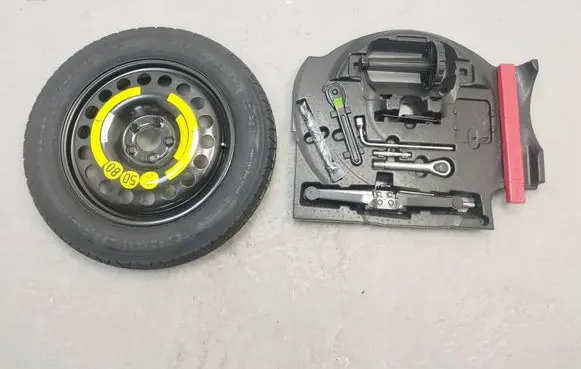 Mercedes-Benz ML AMG W166 R18 spare wheel A1644000002