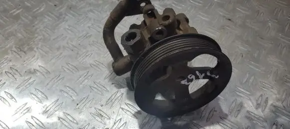 Toyota Corolla E110 Power steering pump