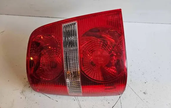 Volkswagen Touran I Rear/tail lights RS1021364