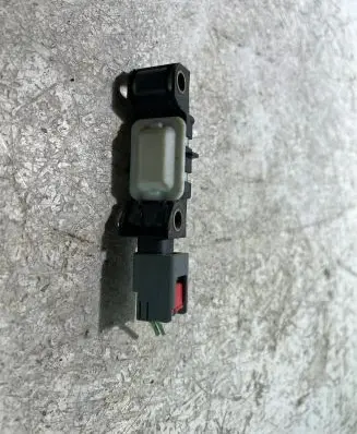 Chrysler Voyager Airbag deployment crash/impact sensor 04671779AC 030206 1684302572