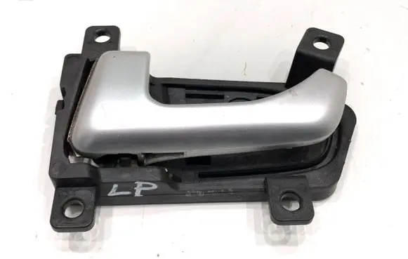 KIA Sportage Front door interior handle 826103U000