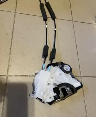 Honda CR-V Front door lock 190731 M491211