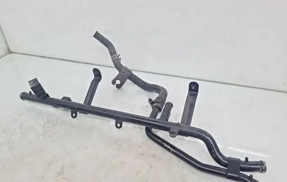 Volkswagen Touareg I Engine coolant pipe/hose 7L6121065C