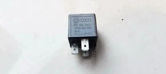 Volkswagen PASSAT B4 Other relay 1J0906381A V23134-B63-X396