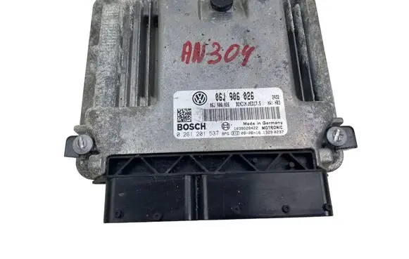 Volkswagen PASSAT B6 Engine control unit/module 06J906026 0261201537