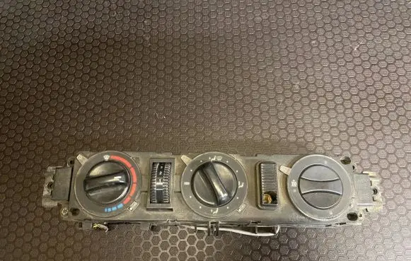 Mercedes-Benz Sprinter W901 W902 W903 W904 Climate control unit A0008306485 5HB00805704