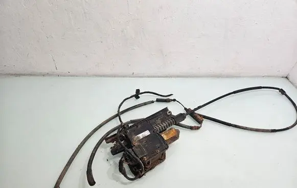 Opel Insignia A Hand brake/parking brake motor 13310023