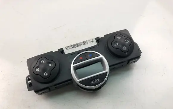 Renault Clio III Interior fan control switch 8200296683