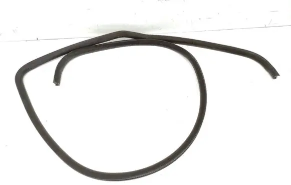 Jaguar XJ X300 Front door rubber seal 