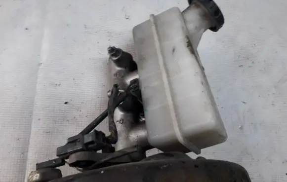 Hyundai H200 Master brake cylinder