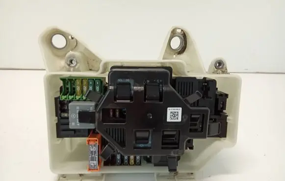 Mercedes-Benz C W205 Fuse box set A2055402328