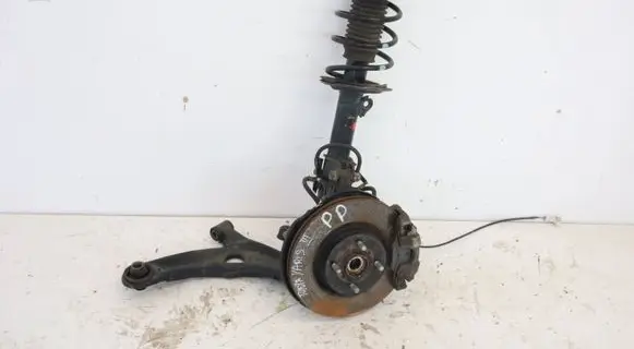 Toyota Yaris Front wheel hub spindle knuckle 
