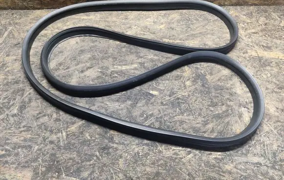 BMW 2 F46 Trunk rubber seal (body) 