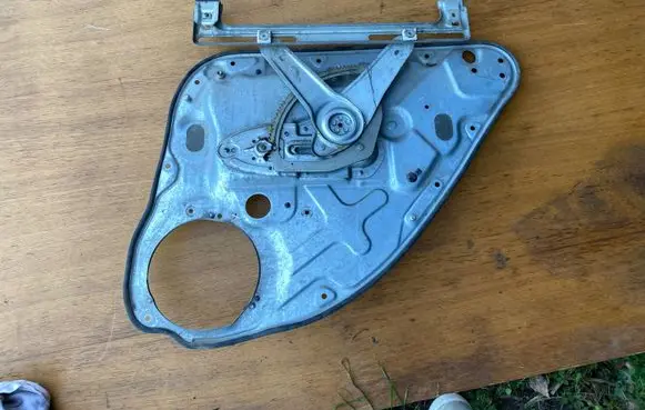 Ford Focus C-MAX Rear window lifting mechanism without motor 3M51R045H23 996987102