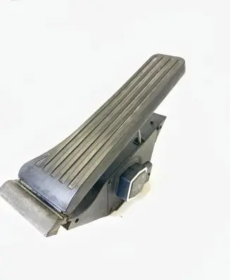 Mercedes-Benz E W212 Accelerator throttle pedal A2043000082