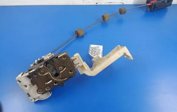 Ford Mondeo Mk III Front door lock 1S7A-F21812-KA