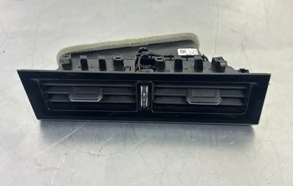 Volkswagen Touareg III Dash center air vent grill 761858417