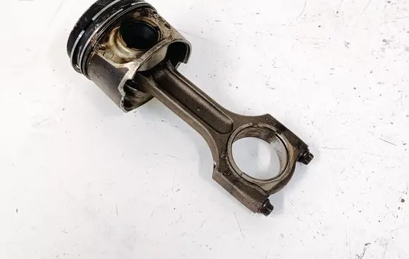 BMW X5M E70 Piston with connecting rod