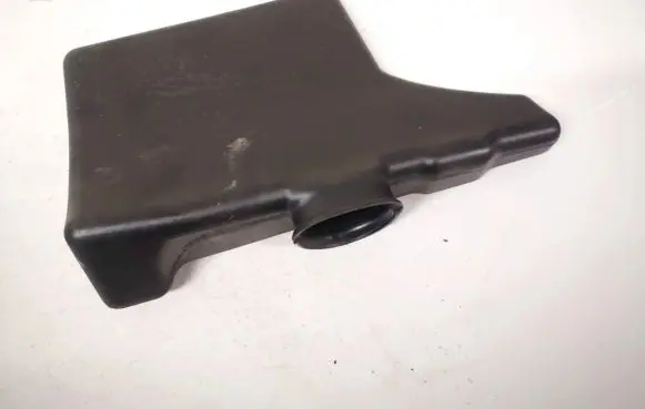 Vacuum air tank