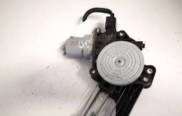 Honda CR-V Rear door window regulator motor