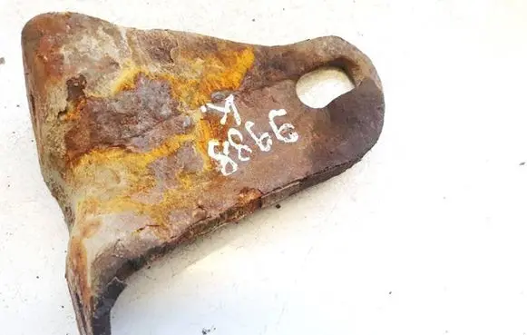 Toyota Avensis T250 Engine mounting bracket