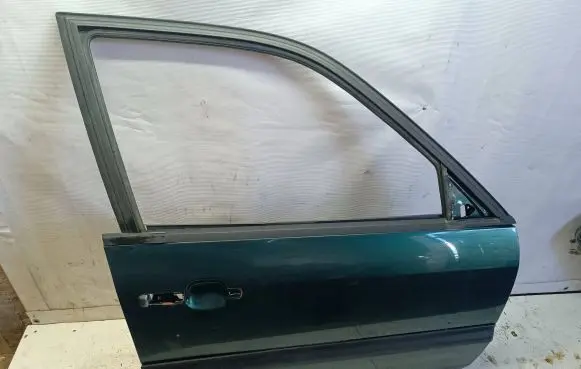 Volkswagen PASSAT B4 Front door