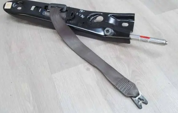 Volvo XC90 Front seatbelt 8686632 31909