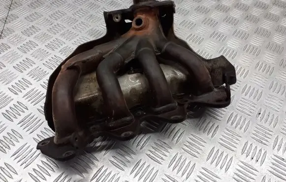 Renault Megane II Exhaust manifold