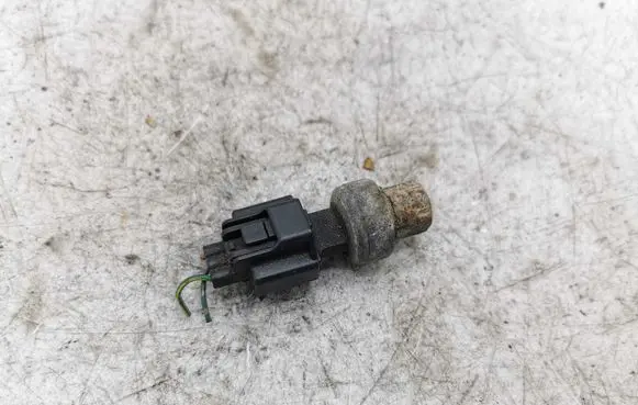 Mitsubishi Pajero Air conditioning (A/C) pressure sensor NOCODE