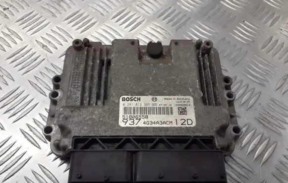 Alfa Romeo 147 Engine control unit/module ECU 51806558