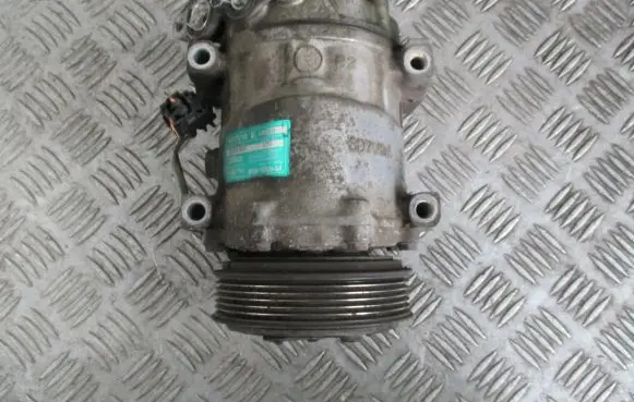 Mazda 3 I Air conditioning (A/C) compressor (pump) 3M5H19D629SA