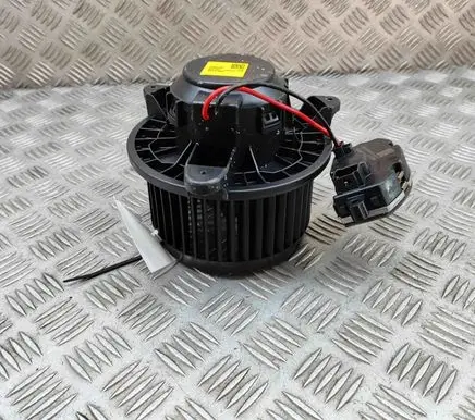Volvo XC40 Heater fan/blower 8888773987 31497512