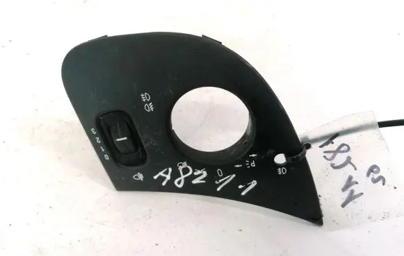 Mercedes-Benz A W168 Headlight level height control switch 1686890080