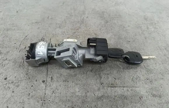 Ford Focus C-MAX Ignition lock 3M513F880AB