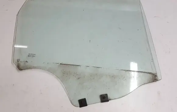 Dacia Duster Rear door window glass 