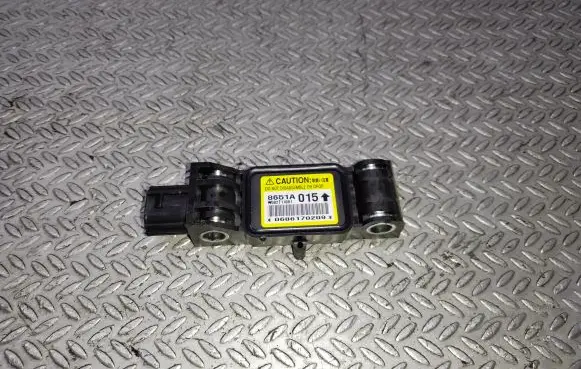Mitsubishi Grandis Airbag deployment crash/impact sensor 8651A015