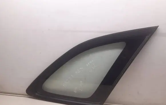 Mazda 323 F Rear side window