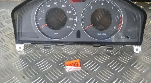 Volvo V70 Speedometer (instrument cluster) 30786629AB