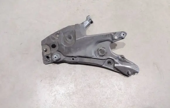Volvo V60 Fender mounting bracket 31468231