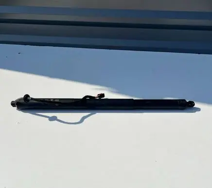 Porsche Macan (95B) Tailgate/trunk strut/damper 95B827851
