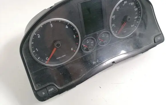 Volkswagen Tiguan Speedometer (instrument cluster) 5N0920970D