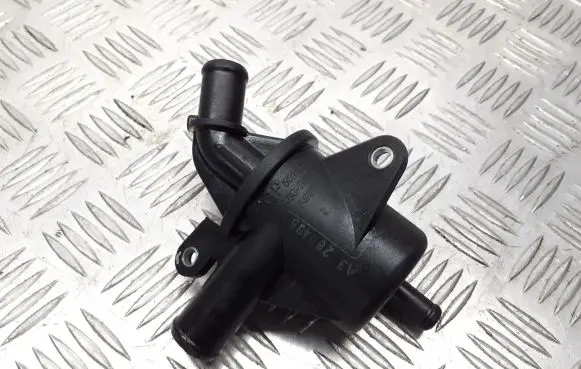 Opel Corsa C Breather hose/pipe 55185372