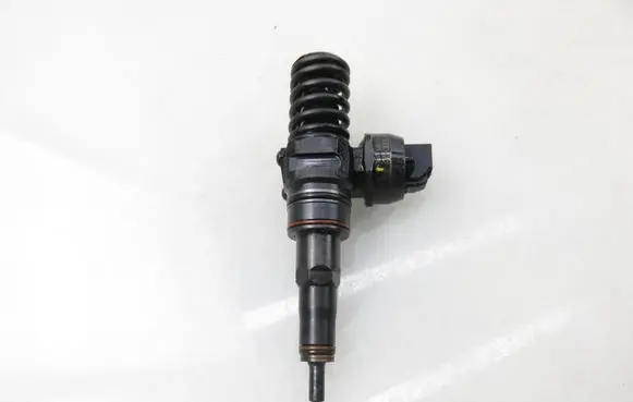 Volkswagen Sharan Fuel injector 0414720216 038130073BA