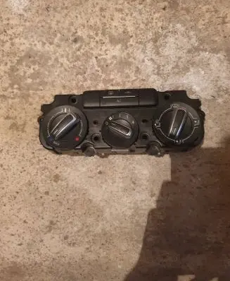 Volkswagen Jetta IV Climate control unit 5C0820047AP 901515200005 00000000833355