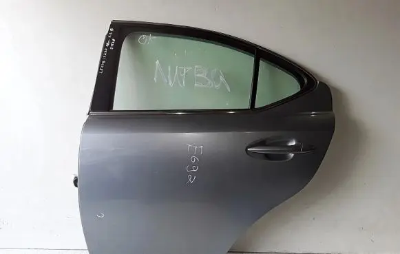 Lexus IS 220D-250-350 Rear door