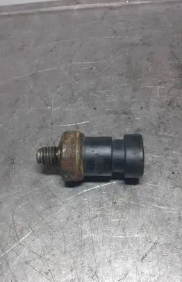 Opel Vectra C Oil pressure sensor 24577642