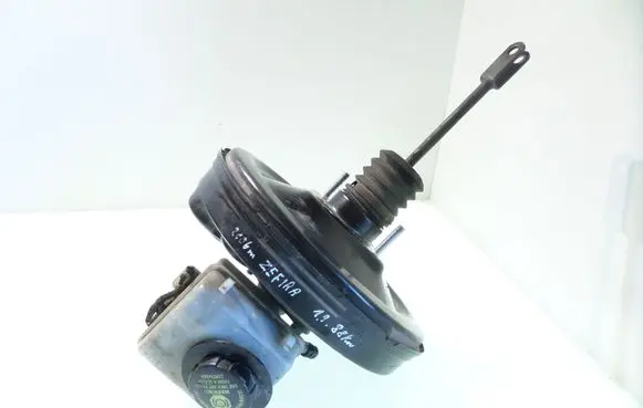 Opel Zafira B Brake booster 360573521 13142362