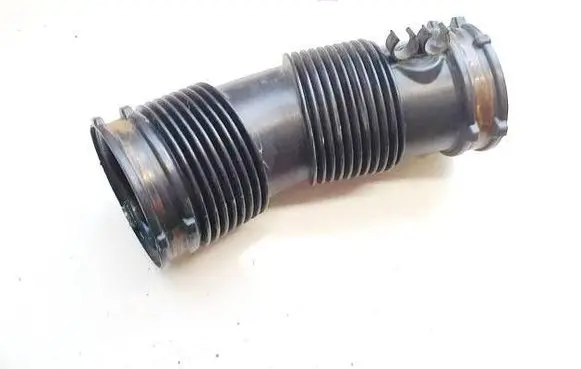Volvo V40 Air intake hose/pipe 31370134